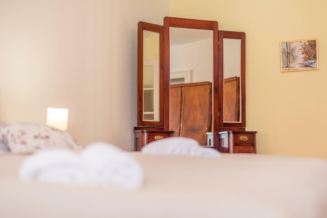 Apartment Tri Mudraca Karanac Εξωτερικό φωτογραφία