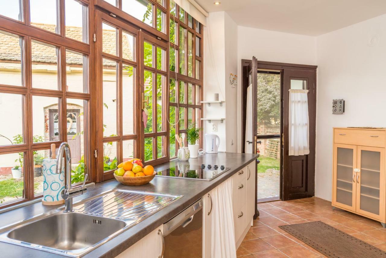 Apartment Tri Mudraca Karanac Εξωτερικό φωτογραφία